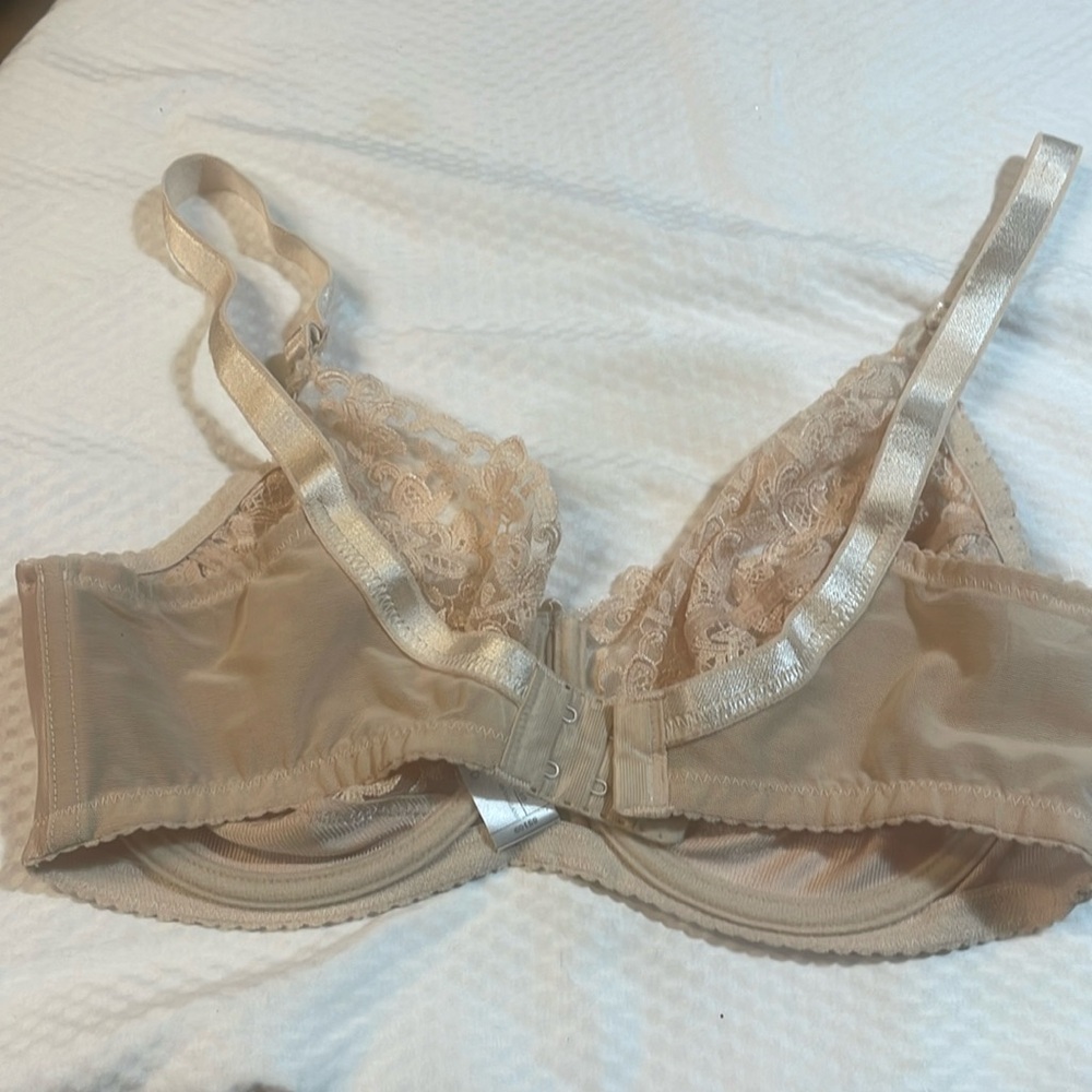 Wacoal bra - Picture 2 of 5